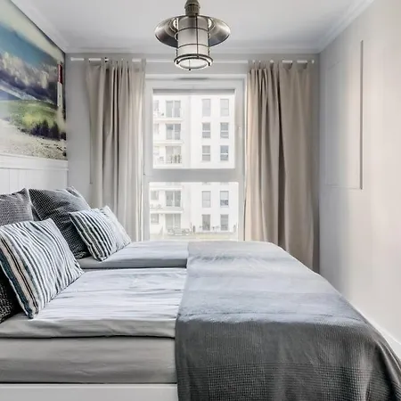 Appartement With Sunny Balcony