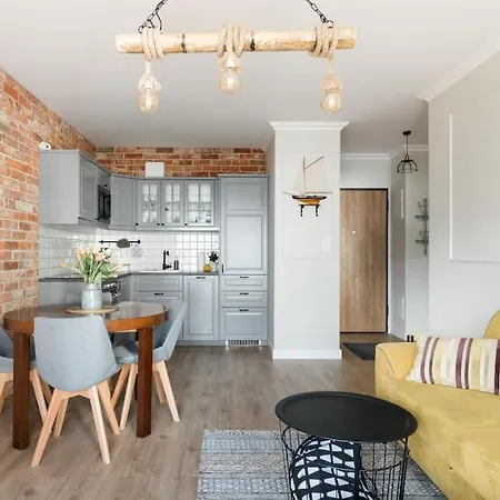 With Sunny Balcony Apartment Danzig